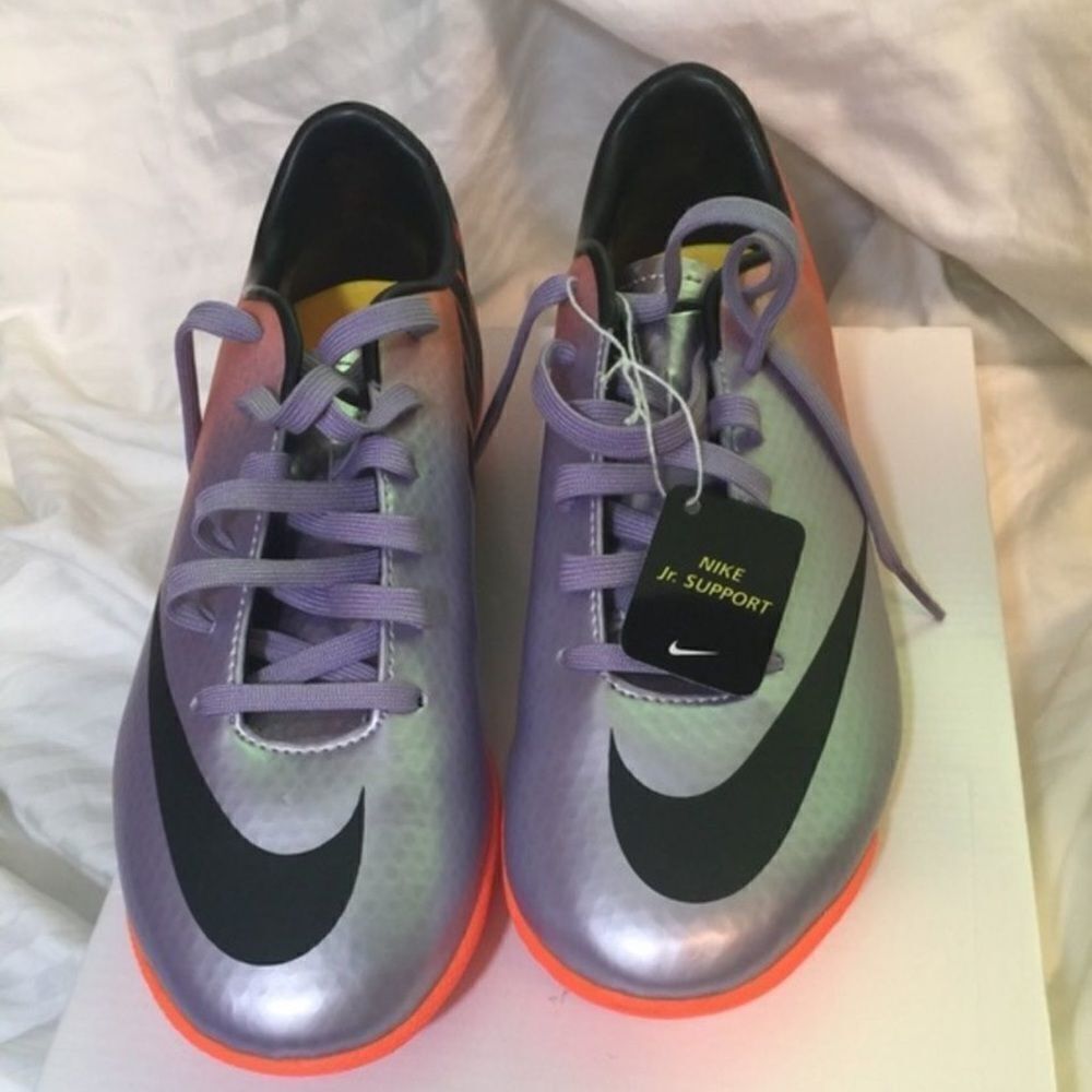 New Nike shoes - Picture 4 of 4